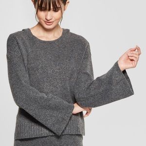 Prologue hooded sweater